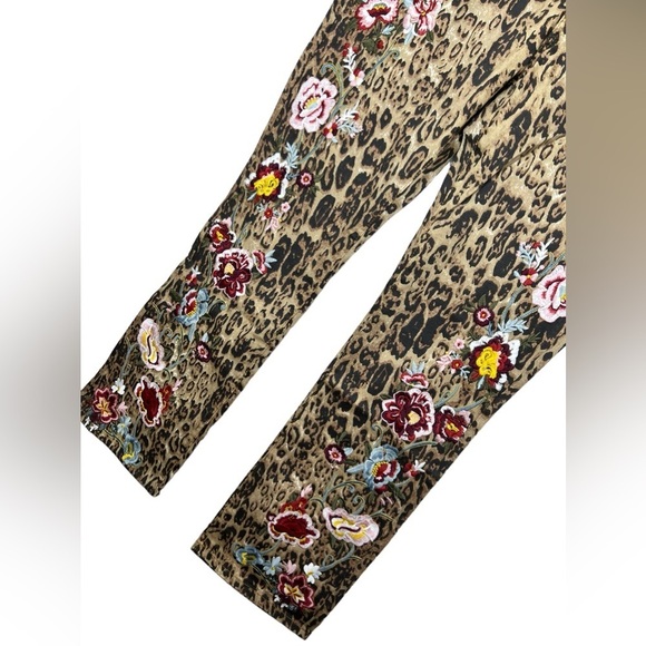 Home Folk Women’s Embroidered Floral Bootcut Jeans - Picture 6 of 12